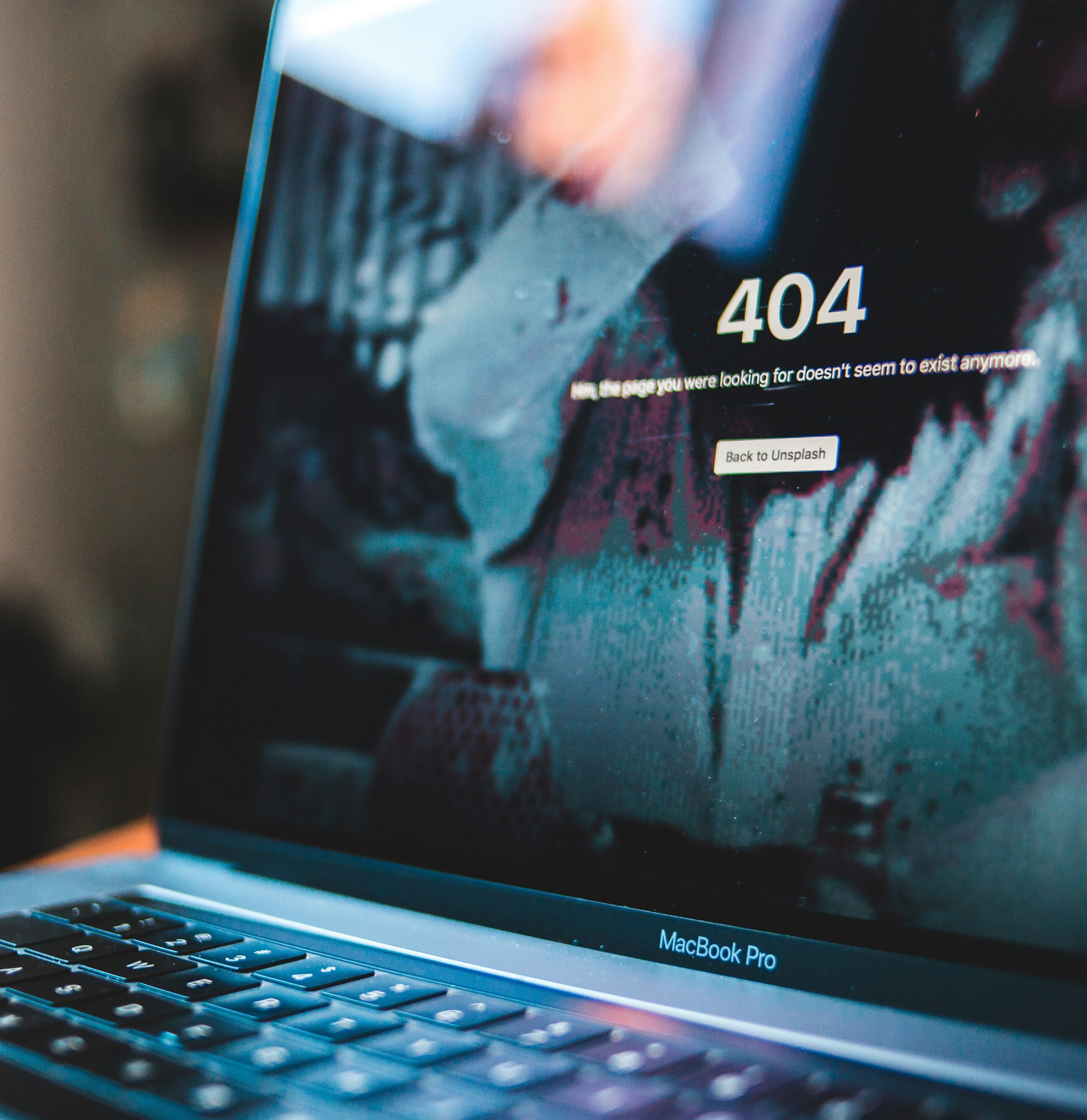 erik-mclean-sxiSod0tyYQ-unsplash